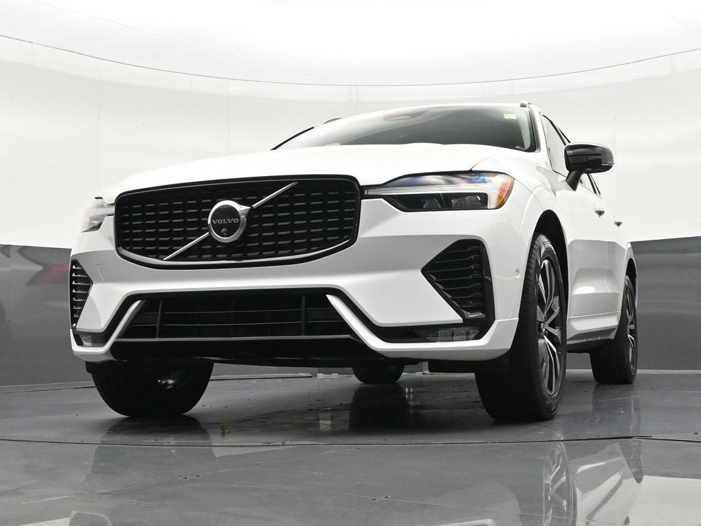 2024 Volvo XC60 Plus Dark Theme