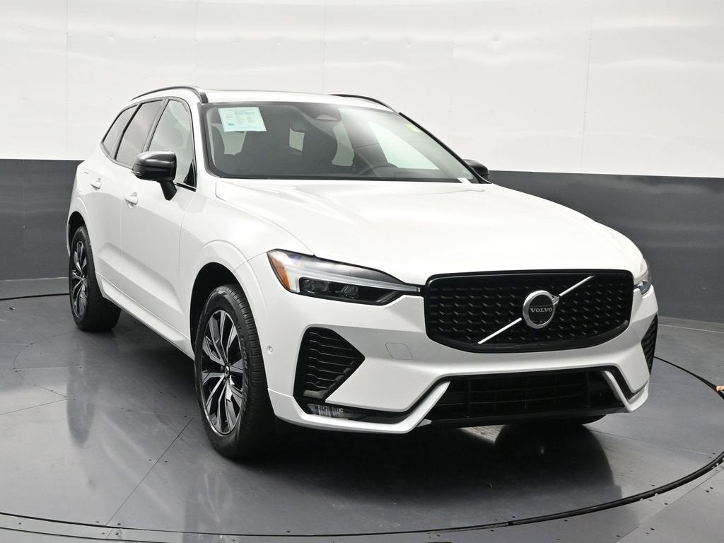 2024 Volvo XC60 Plus Dark Theme