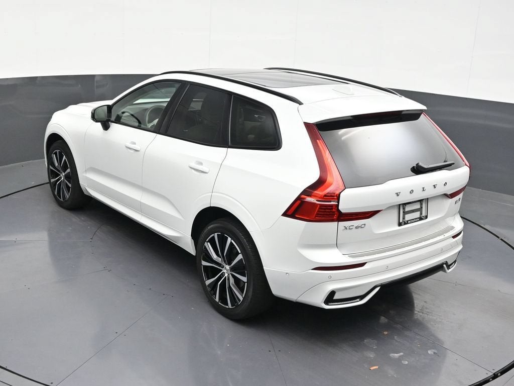 2024 Volvo XC60 B5 Plus Dark Theme