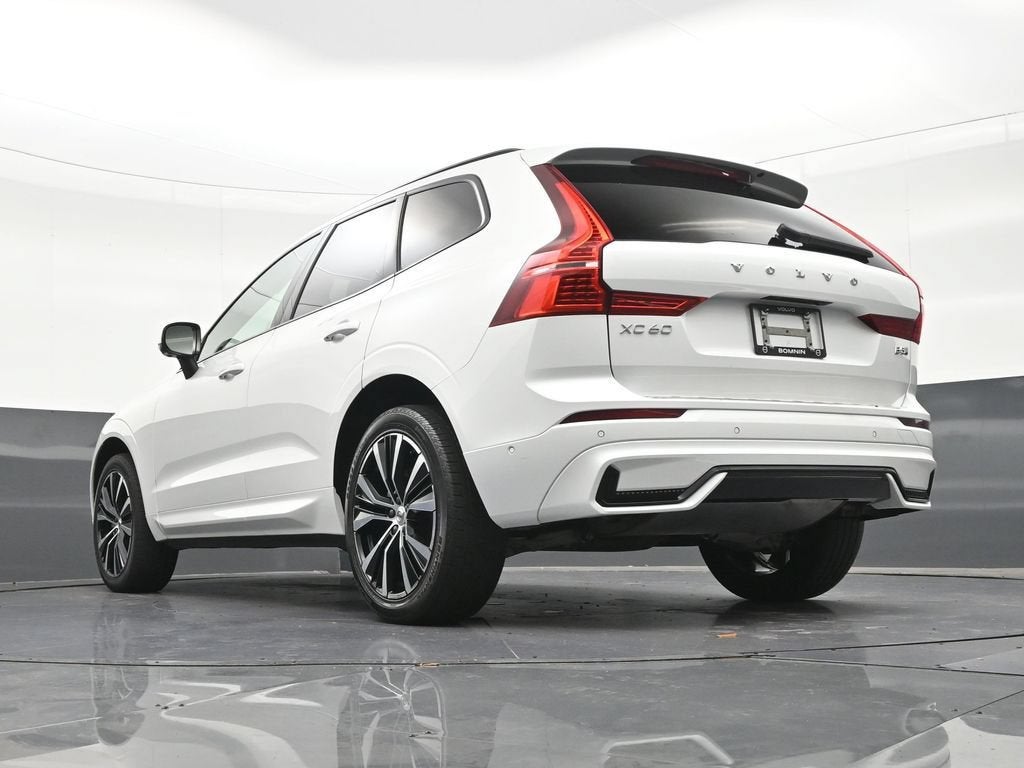 2024 Volvo XC60 B5 Plus Dark Theme