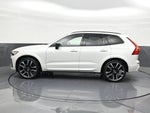 2024 Volvo XC60 B5 Ultimate Dark Theme