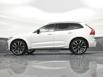 2024 Volvo XC60 B5 Ultimate Dark Theme