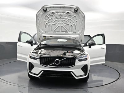 2024 Volvo XC60 B5 Ultimate Dark Theme