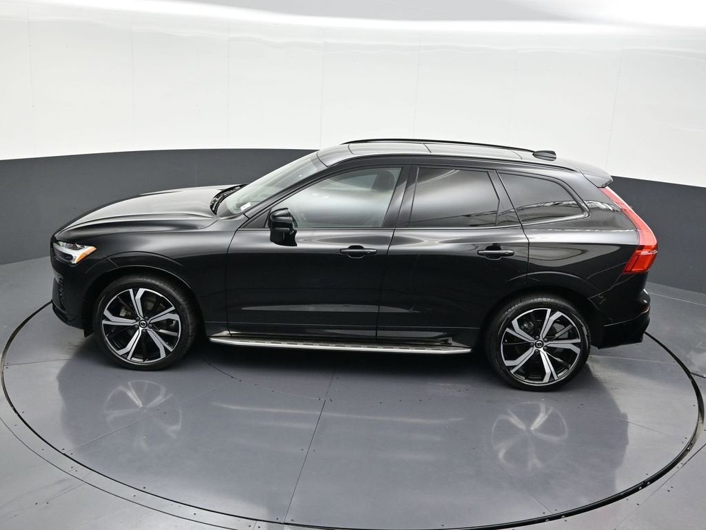 2022 Volvo XC60 R-Design