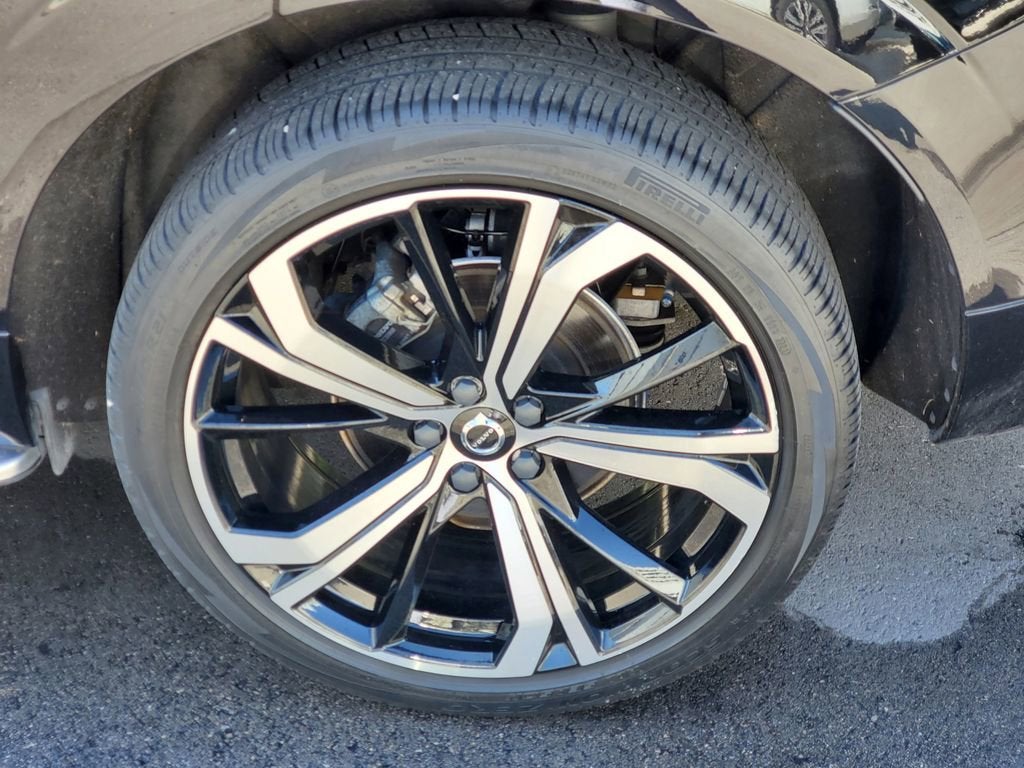 2022 Volvo XC60 R-Design