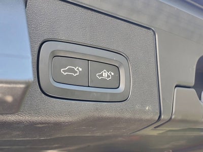 2022 Volvo XC60 R-Design