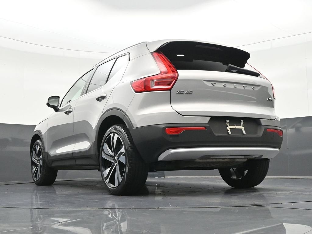 2023 Volvo XC40 Plus Bright Theme
