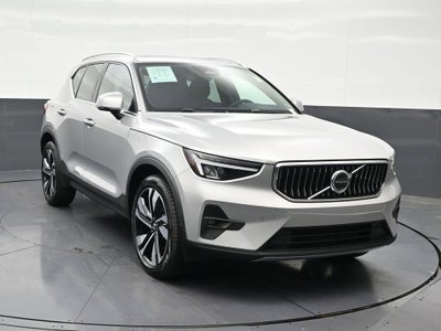2023 Volvo XC40 Plus Bright Theme