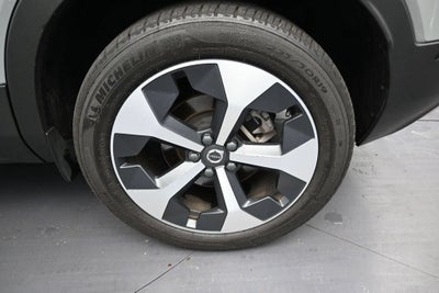 2025 Volvo XC40 Plus Bright Theme