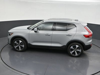 2025 Volvo XC40 Plus Bright Theme