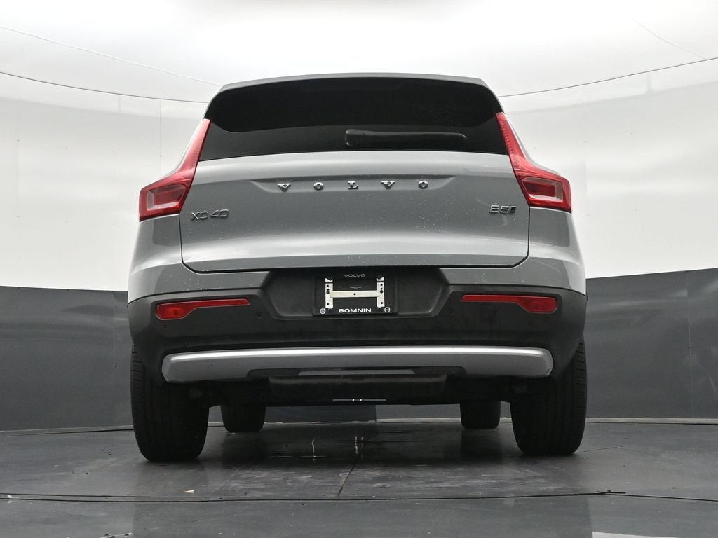 2025 Volvo XC40 Plus Bright Theme
