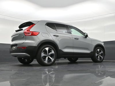 2025 Volvo XC40 Plus Bright Theme