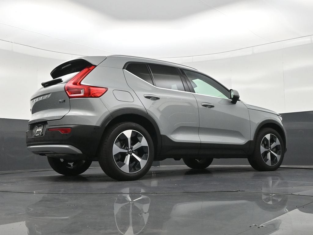 2025 Volvo XC40 Plus Bright Theme
