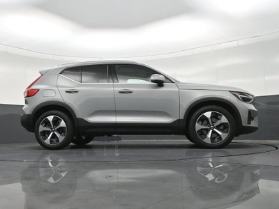 2025 Volvo XC40 Plus Bright Theme