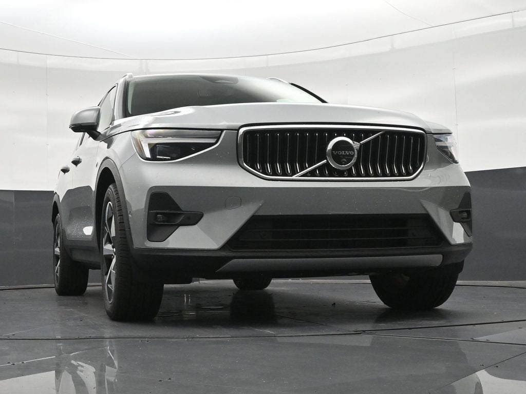 2025 Volvo XC40 Plus Bright Theme