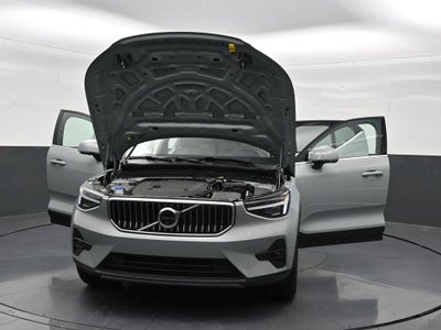 2025 Volvo XC40 Plus Bright Theme