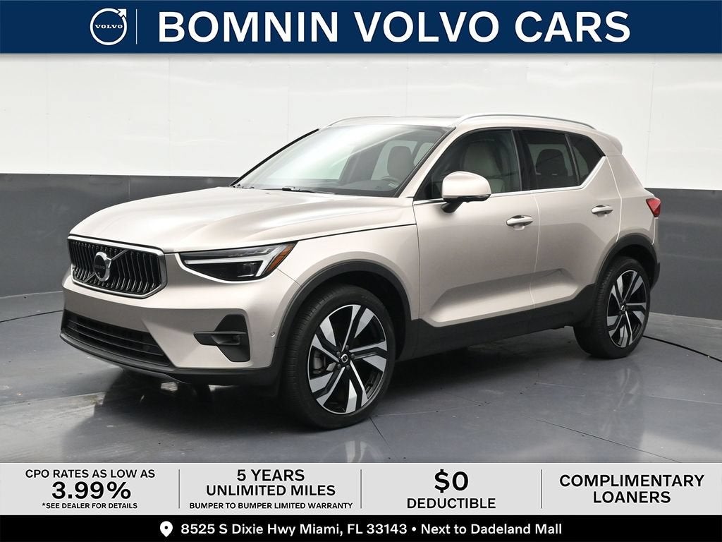 2024 Volvo XC40 B5 Plus Bright Theme