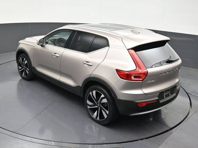 2024 Volvo XC40 B5 Plus Bright Theme
