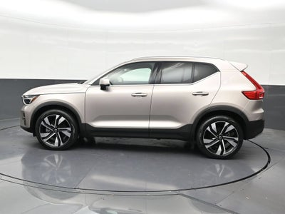 2024 Volvo XC40 B5 Plus Bright Theme