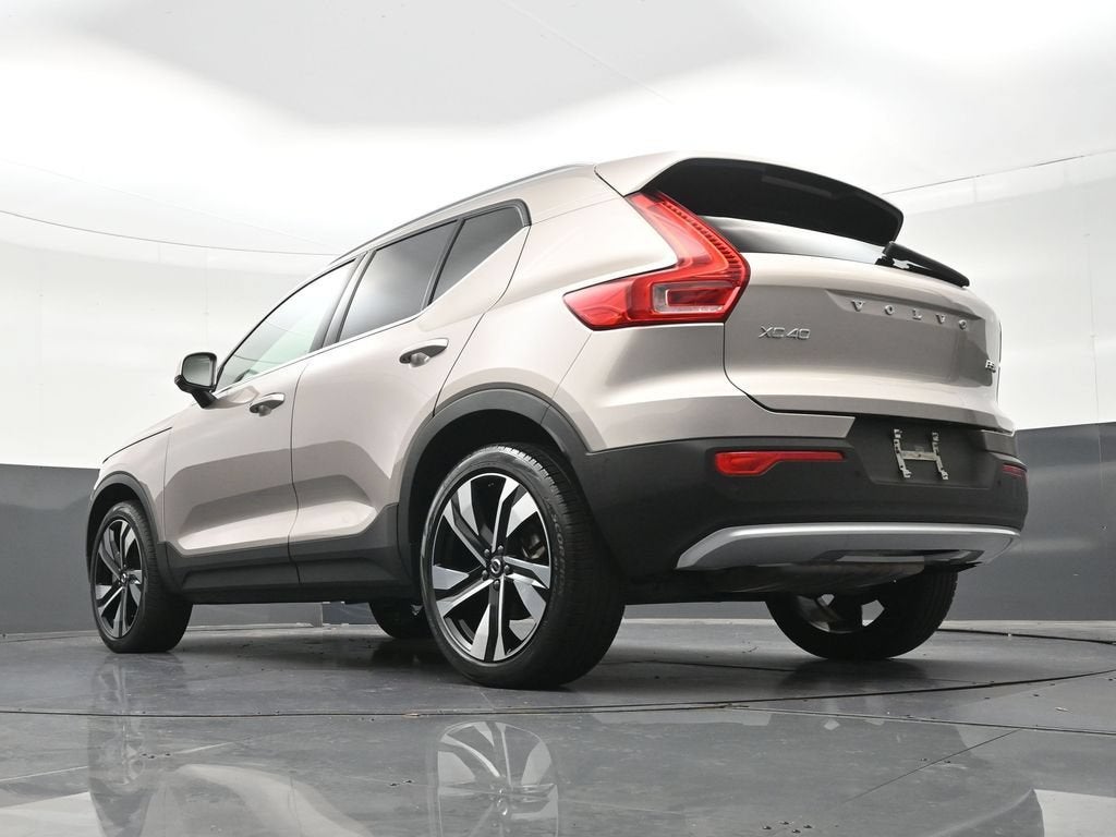 2024 Volvo XC40 B5 Plus Bright Theme