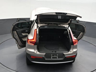 2024 Volvo XC40 B5 Plus Bright Theme