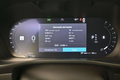 2024 Volvo XC40 Plus Dark Theme