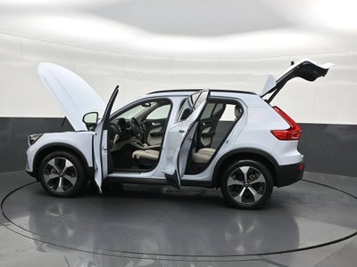 2024 Volvo XC40 Plus Dark Theme