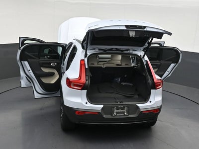 2024 Volvo XC40 Plus Dark Theme