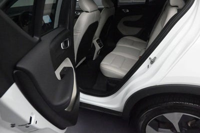 2024 Volvo XC40 Plus Dark Theme
