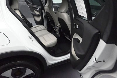 2024 Volvo XC40 Plus Dark Theme