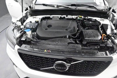 2024 Volvo XC40 Plus Dark Theme