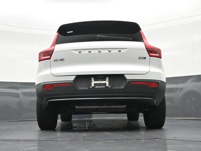 2024 Volvo XC40 Plus Dark Theme