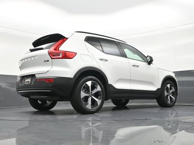 2024 Volvo XC40 Plus Dark Theme