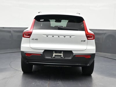2024 Volvo XC40 Plus Dark Theme