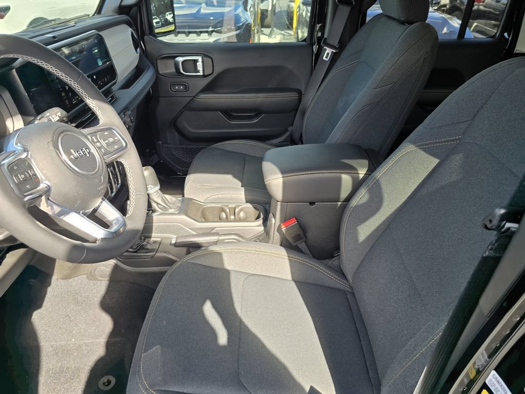 2025 Jeep Wrangler 4-Door Sahara 4x4