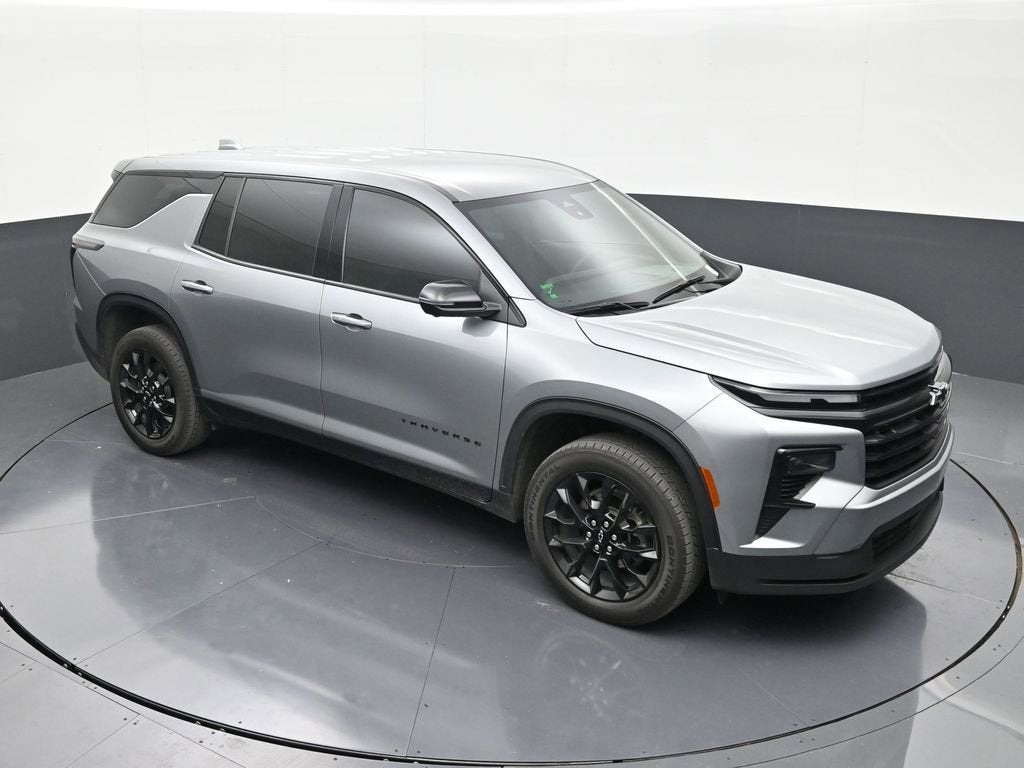 2024 Chevrolet Traverse LS
