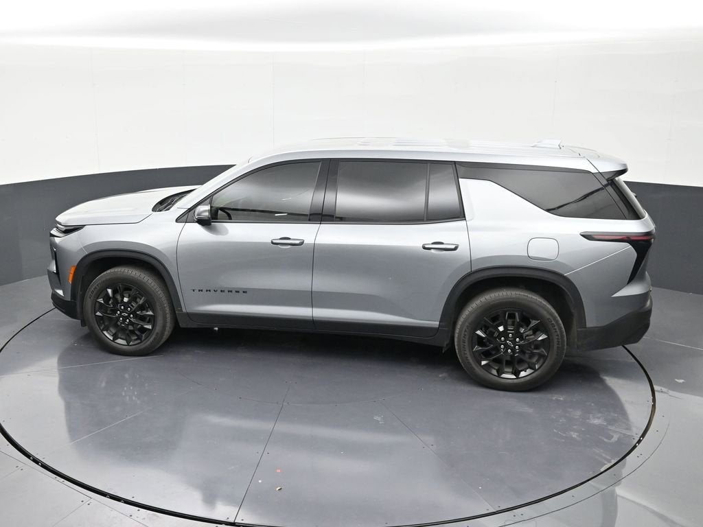 2024 Chevrolet Traverse LS
