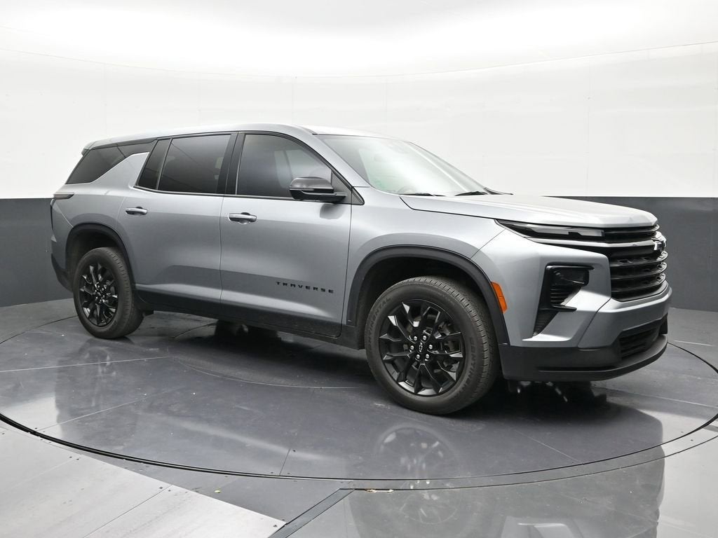 2024 Chevrolet Traverse LS