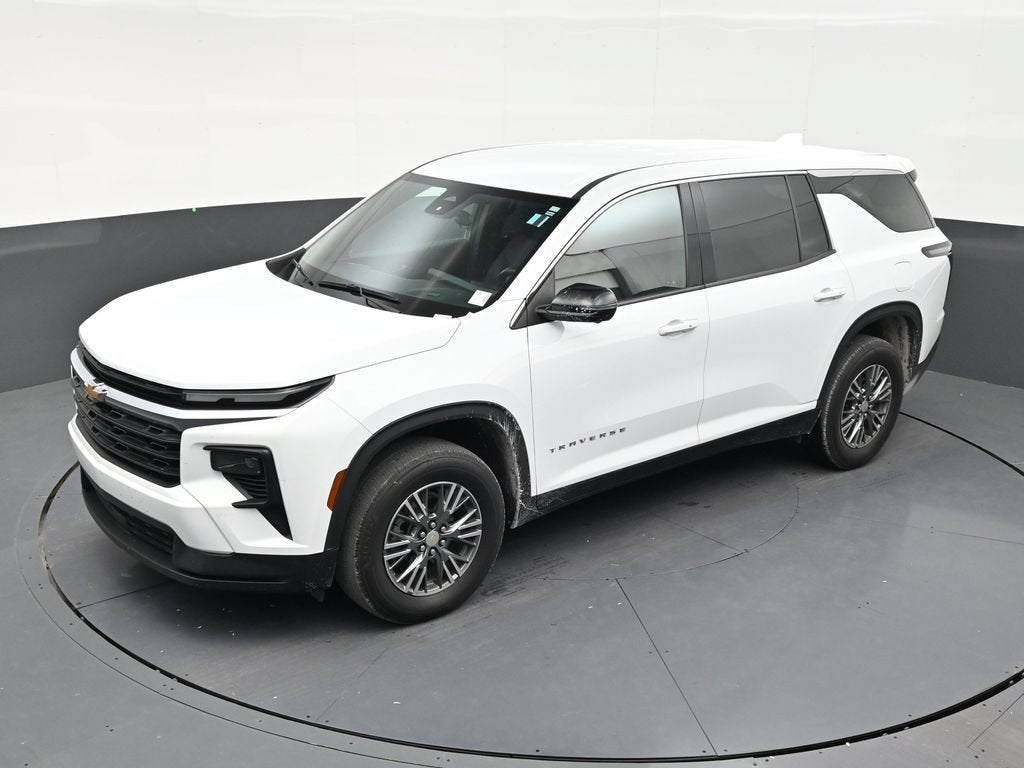 2024 Chevrolet Traverse LS