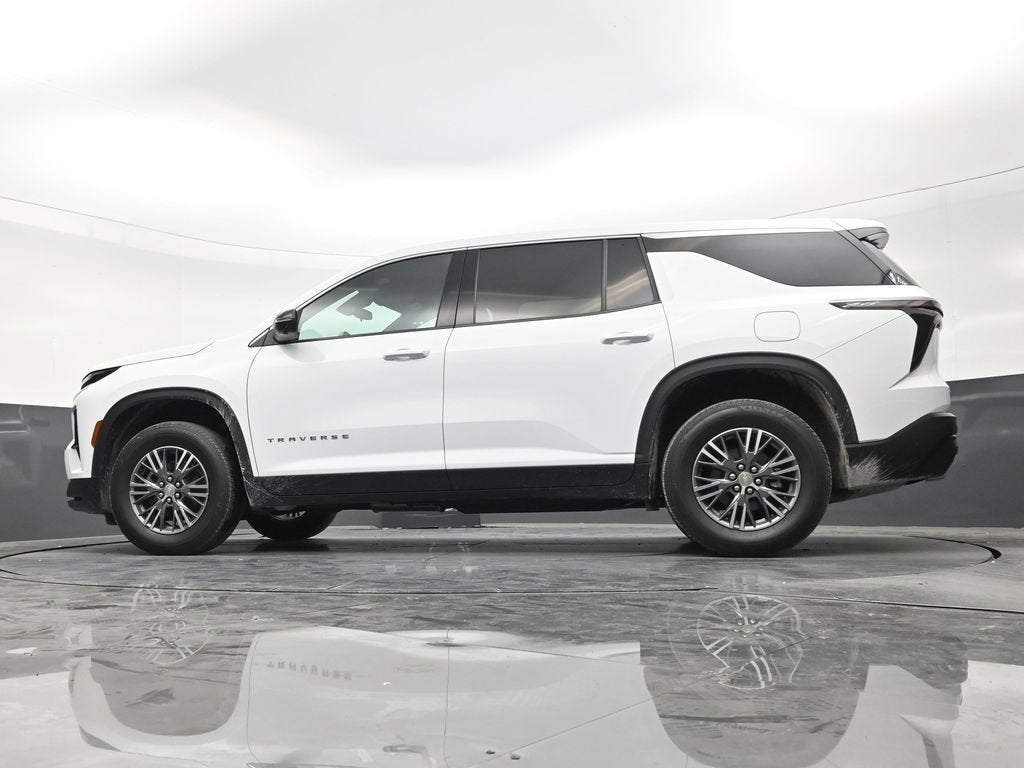 2024 Chevrolet Traverse LS