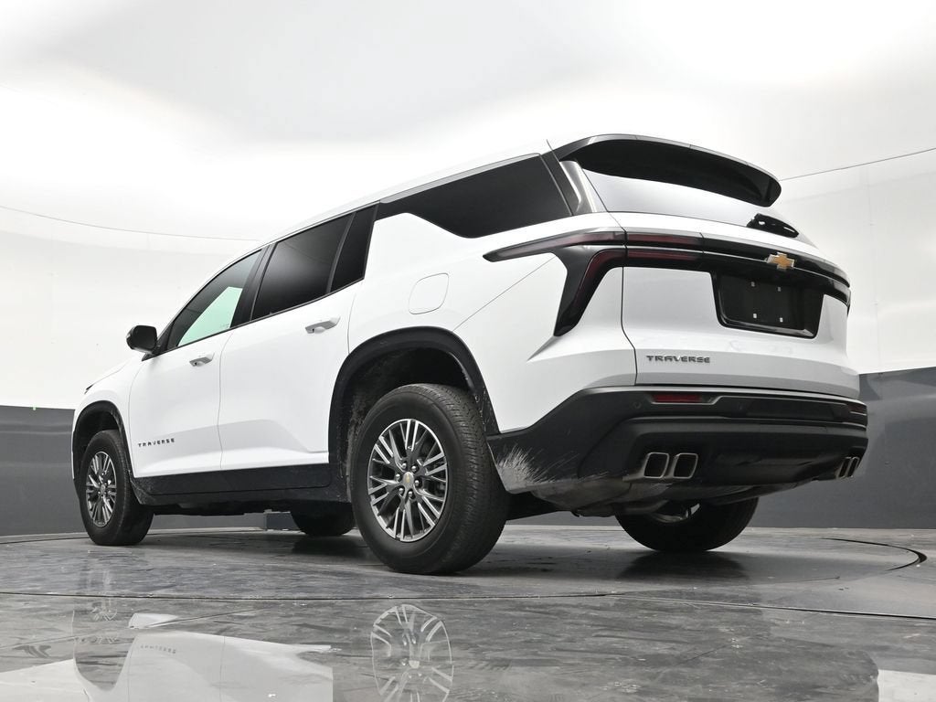 2024 Chevrolet Traverse LS