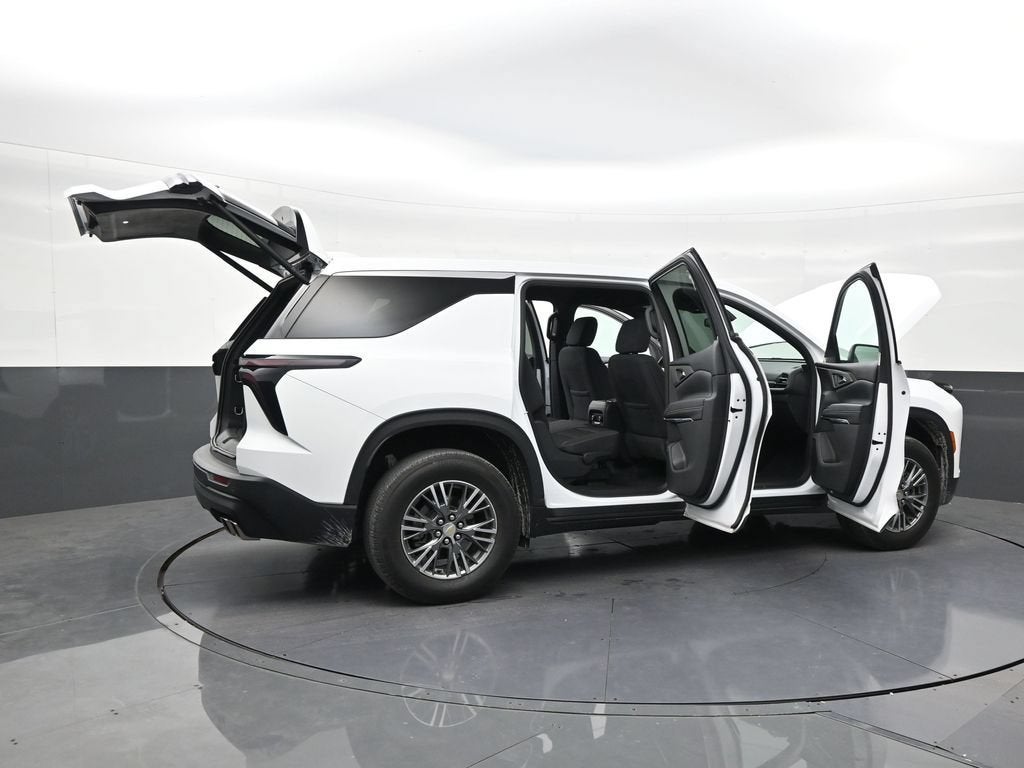 2024 Chevrolet Traverse LS