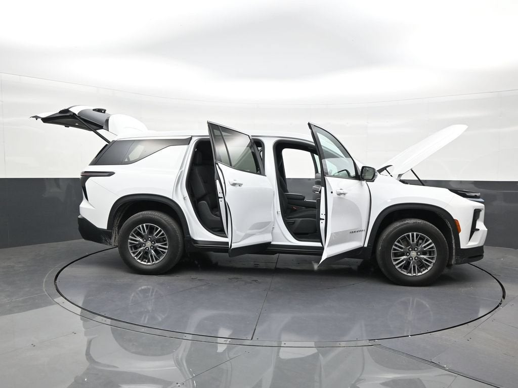 2024 Chevrolet Traverse LS