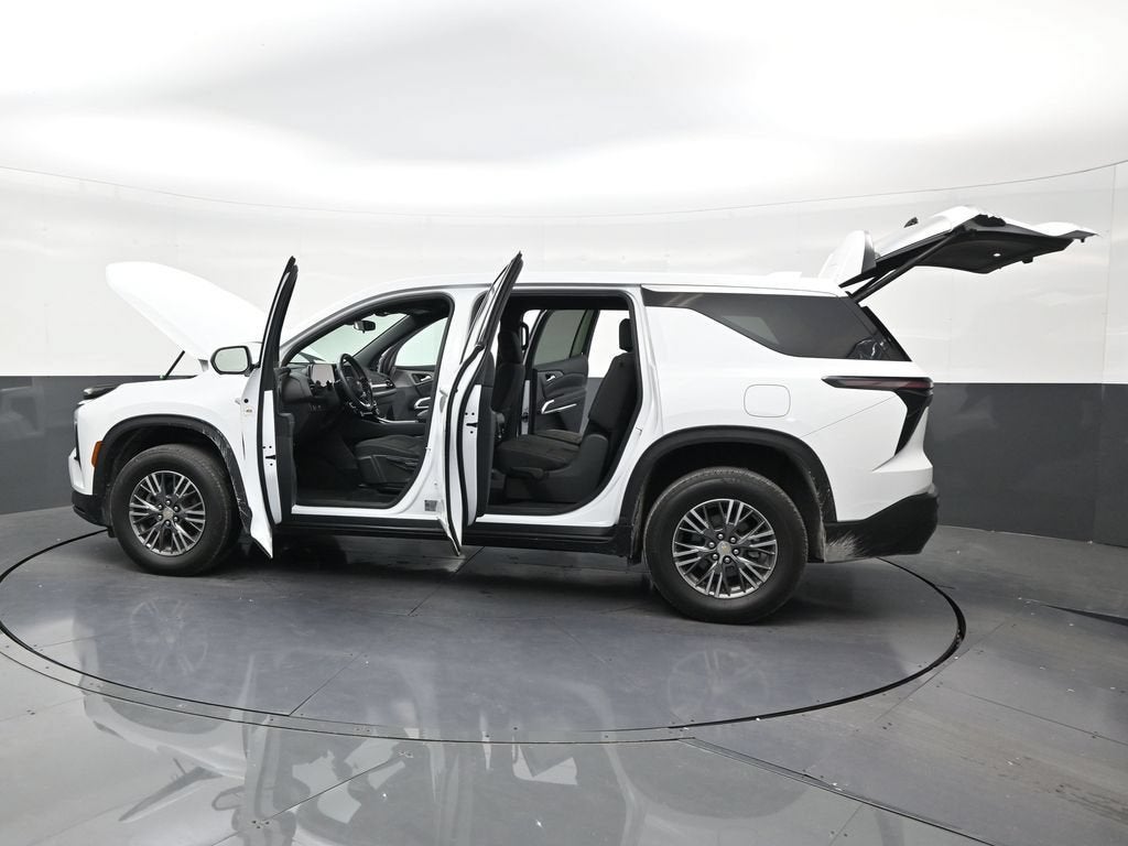 2024 Chevrolet Traverse LS