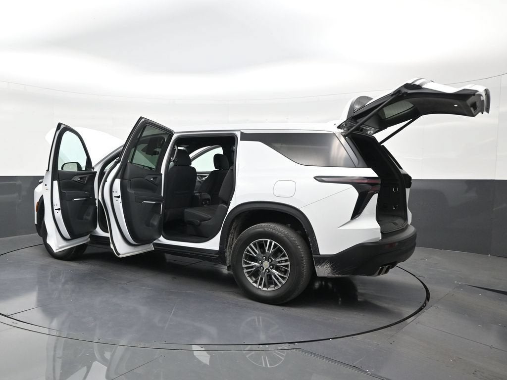 2024 Chevrolet Traverse LS