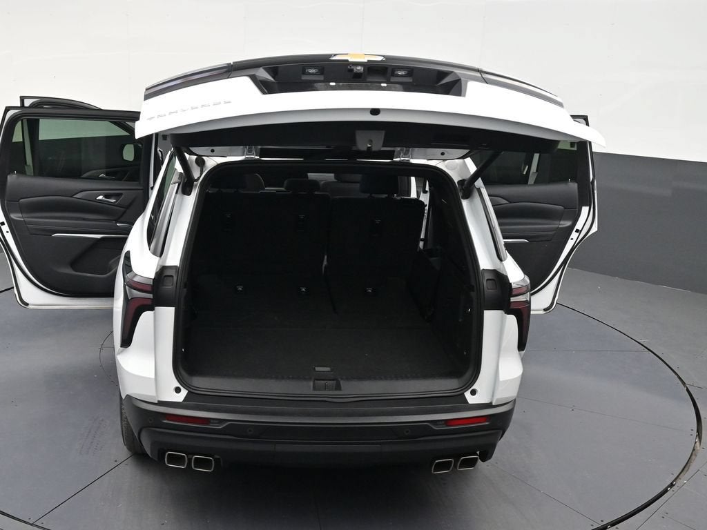 2024 Chevrolet Traverse LS