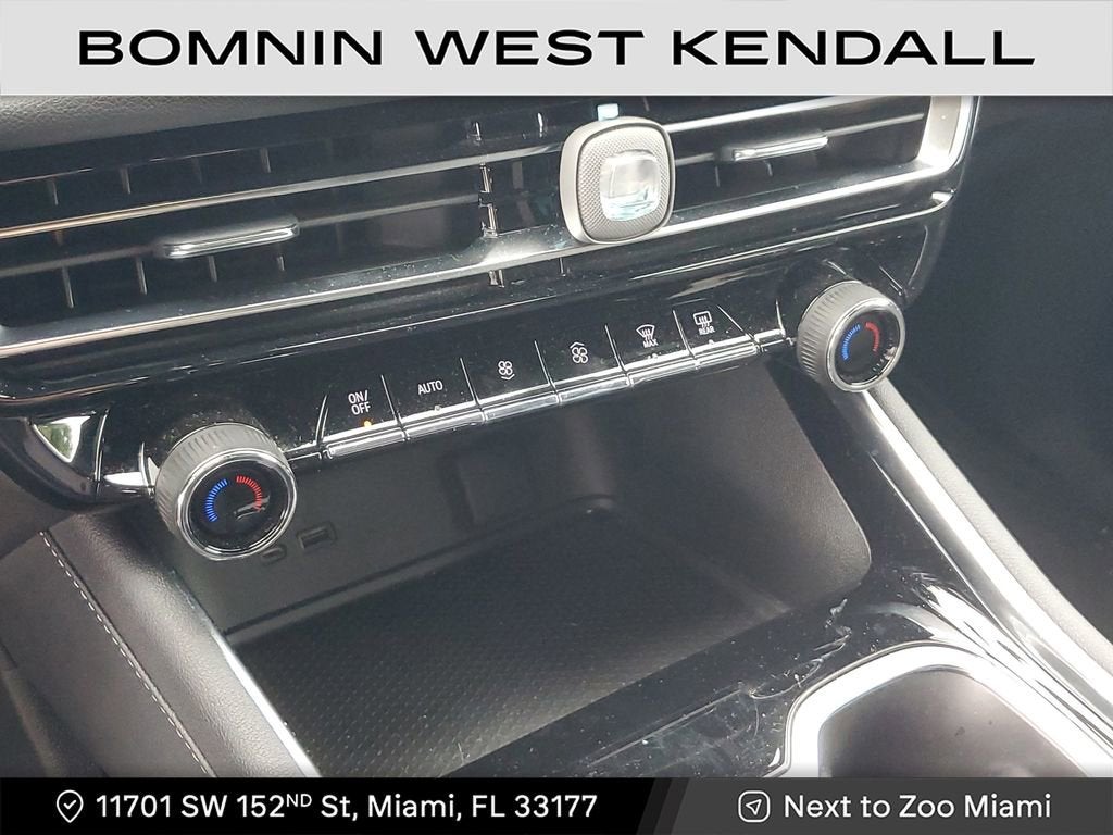 2024 Chevrolet Traverse LS