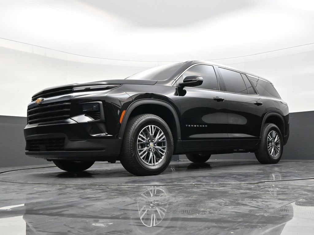 2024 Chevrolet Traverse LS