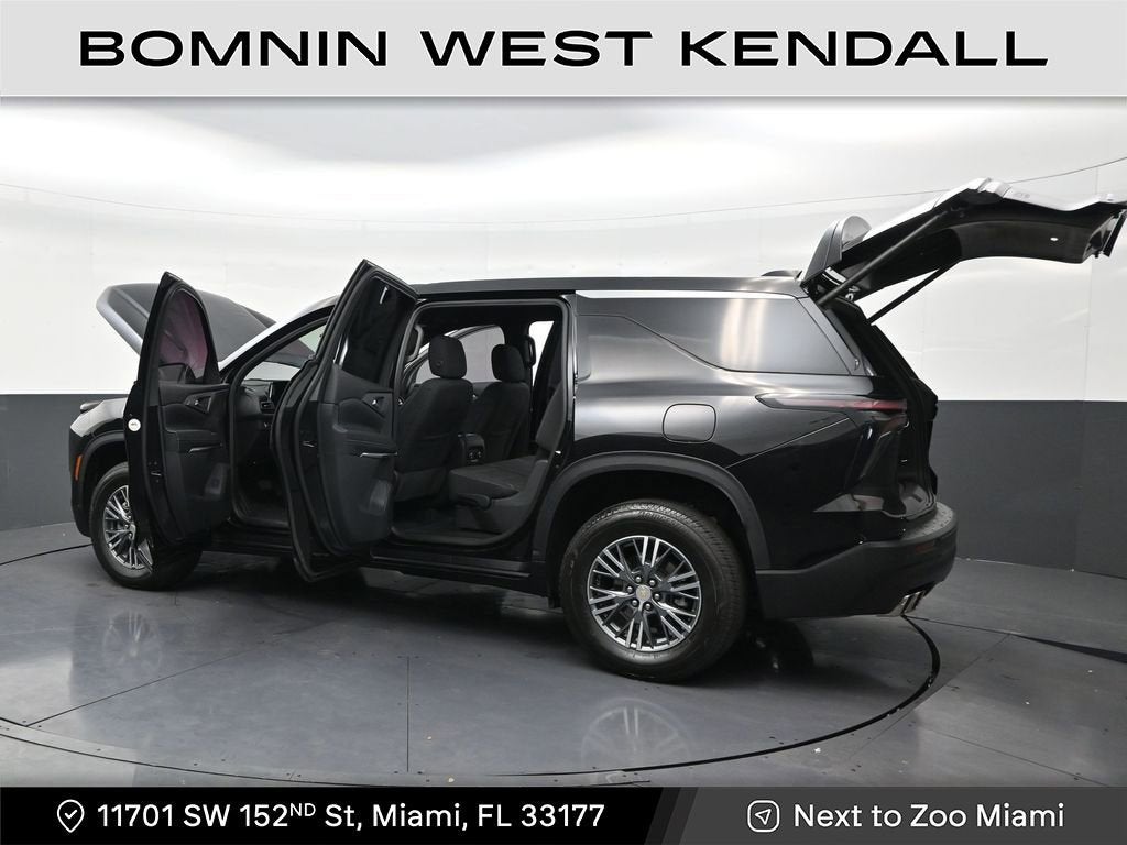 2024 Chevrolet Traverse LS