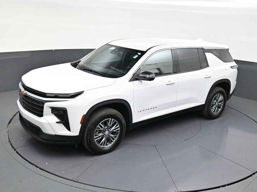 2024 Chevrolet Traverse LS